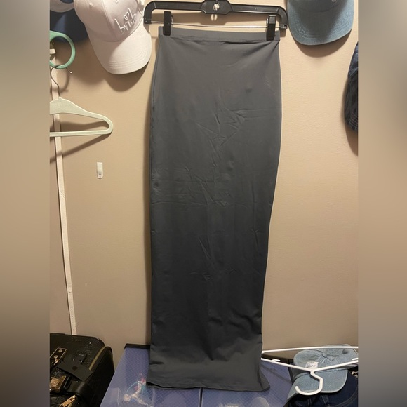 SKIMS Swim skirt. New with tags - Picture 1 of 3